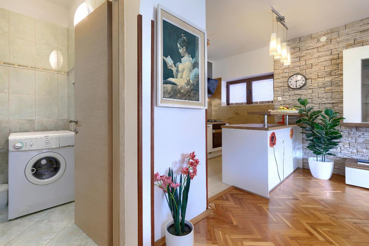 Stylish Flats With Two Bedrooms In Premantura Ngoại thất bức ảnh