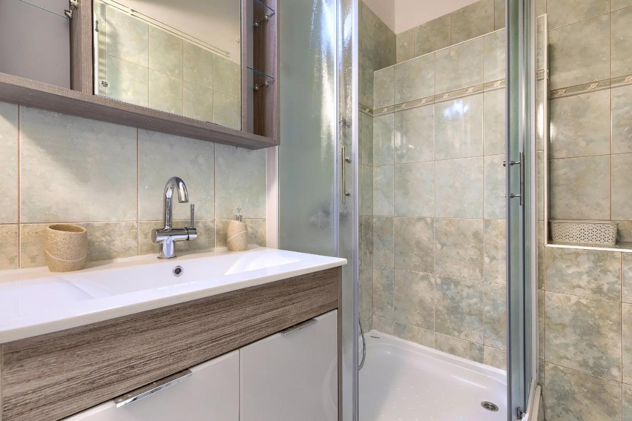 Stylish Flats With Two Bedrooms In Premantura Ngoại thất bức ảnh