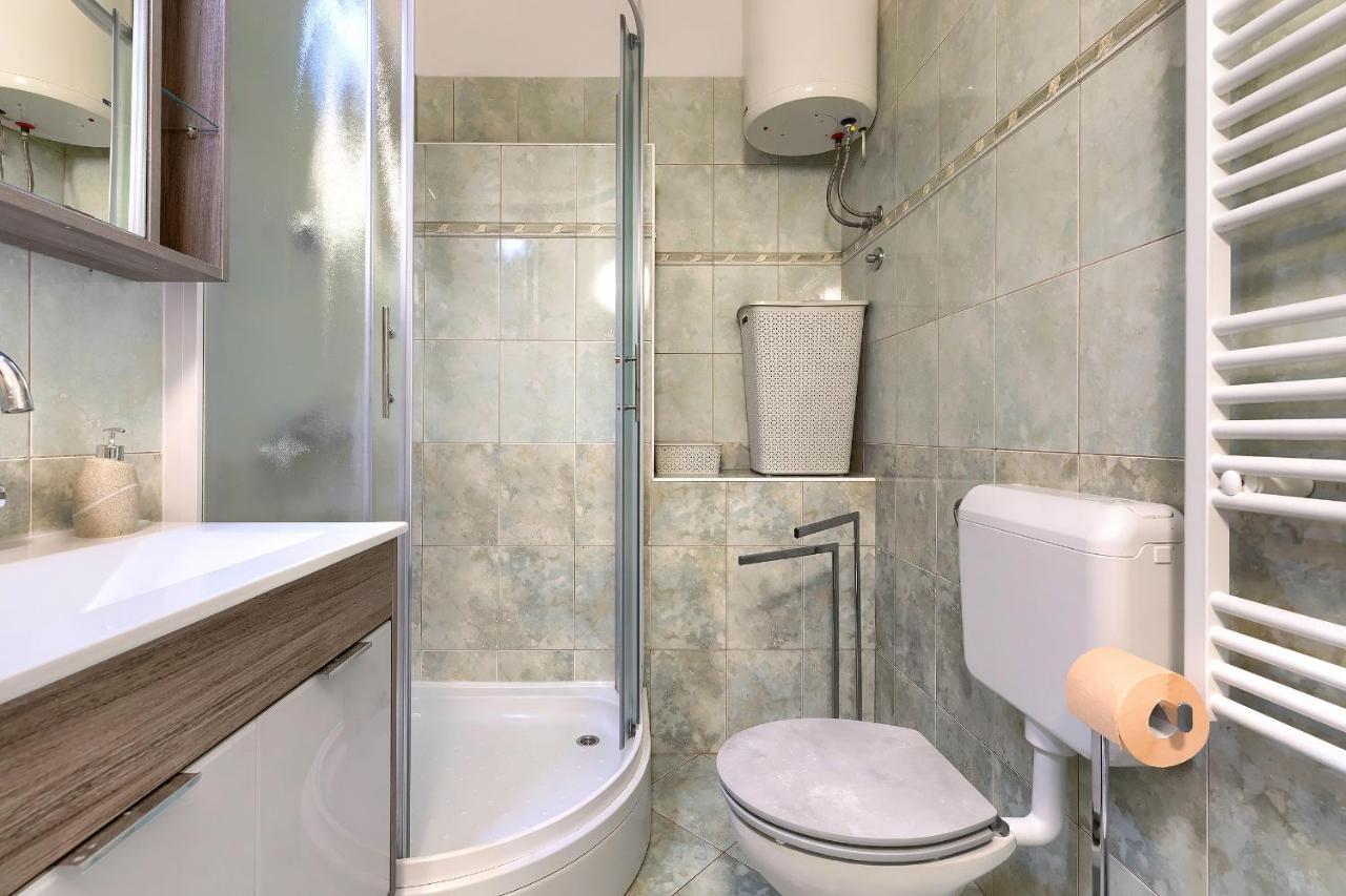 Stylish Flats With Two Bedrooms In Premantura Ngoại thất bức ảnh