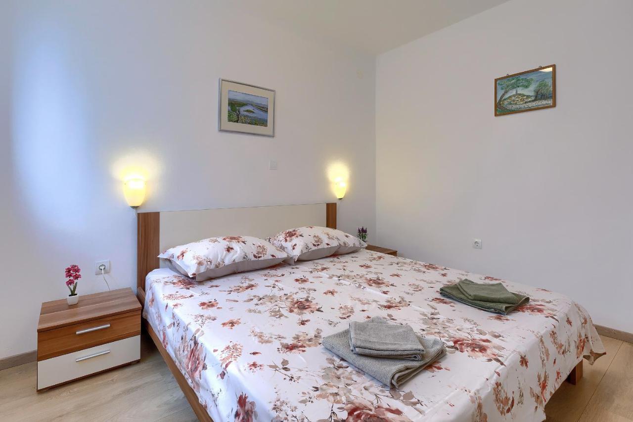 Stylish Flats With Two Bedrooms In Premantura Ngoại thất bức ảnh