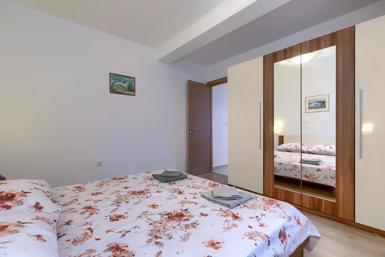Stylish Flats With Two Bedrooms In Premantura Ngoại thất bức ảnh