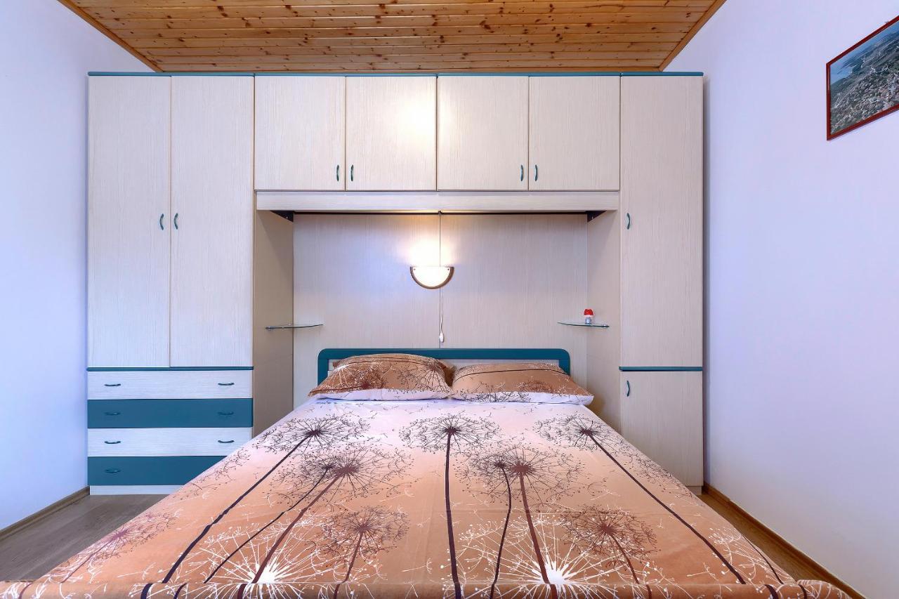Stylish Flats With Two Bedrooms In Premantura Ngoại thất bức ảnh