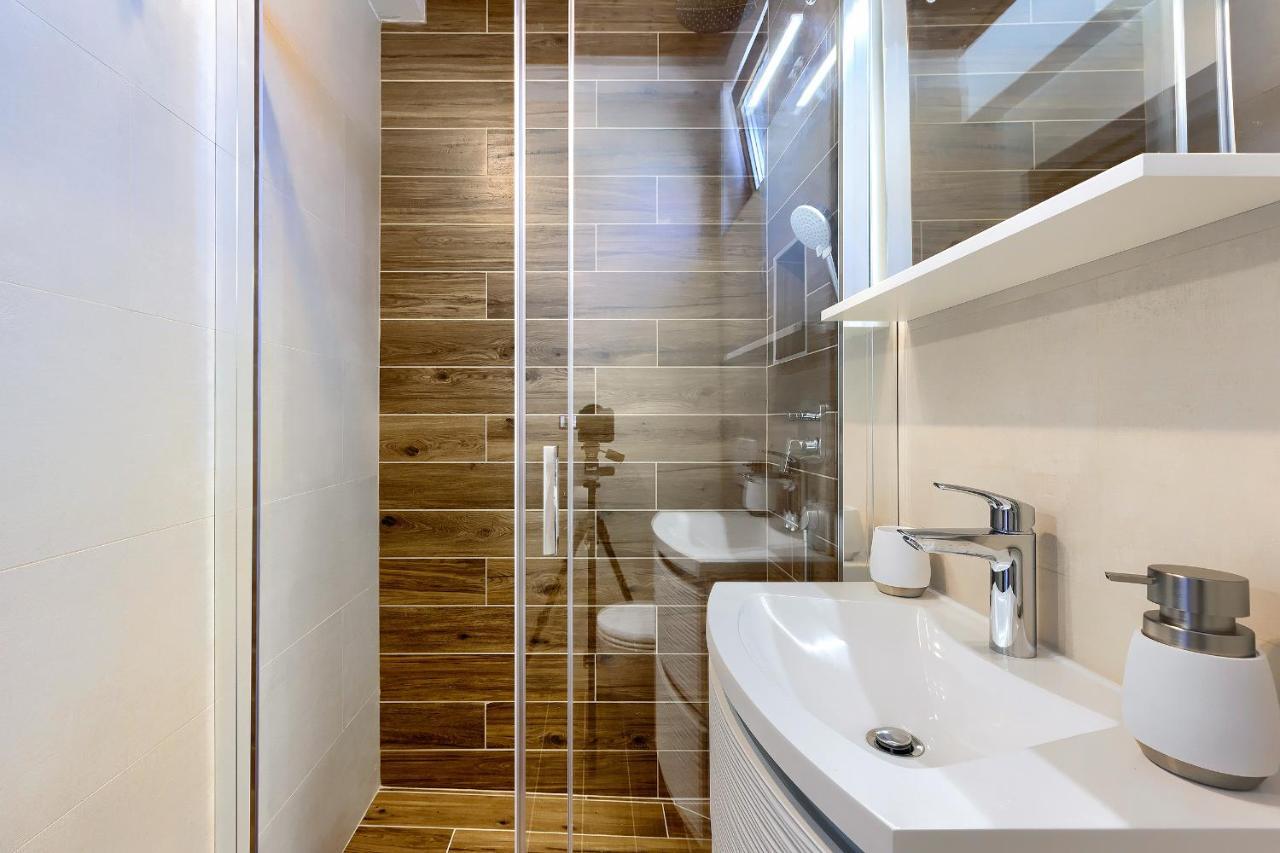 Stylish Flats With Two Bedrooms In Premantura Ngoại thất bức ảnh