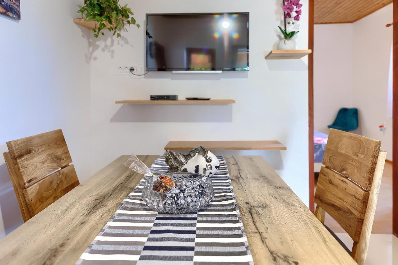 Stylish Flats With Two Bedrooms In Premantura Ngoại thất bức ảnh